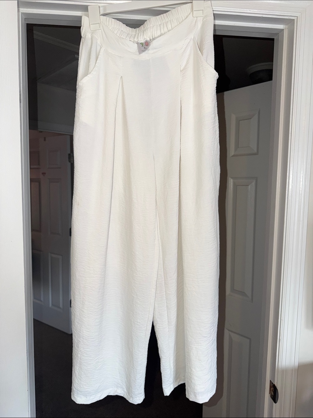 Tezenis white pleated pants